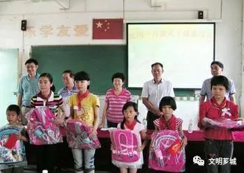 芗城区开展向未成年人身边榜样学习活动