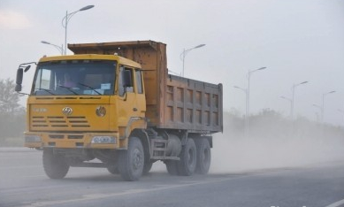 鼎洲快报:强化渣土管理 严防渣土运输扬尘污染_搜狐汽车_搜狐网