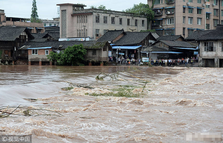 四川乐山特大暴雨 致7县51个乡镇受灾