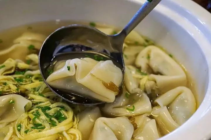 换作现在,几千元买来的刀鱼也就刚够一锅馄饨.