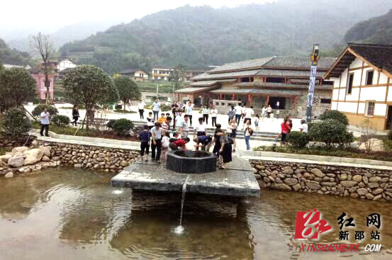 新闻 正文  严塘镇白水洞村一景.  坪上镇清水村.