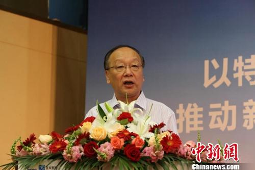 李萍董事长_演员李萍图片(2)