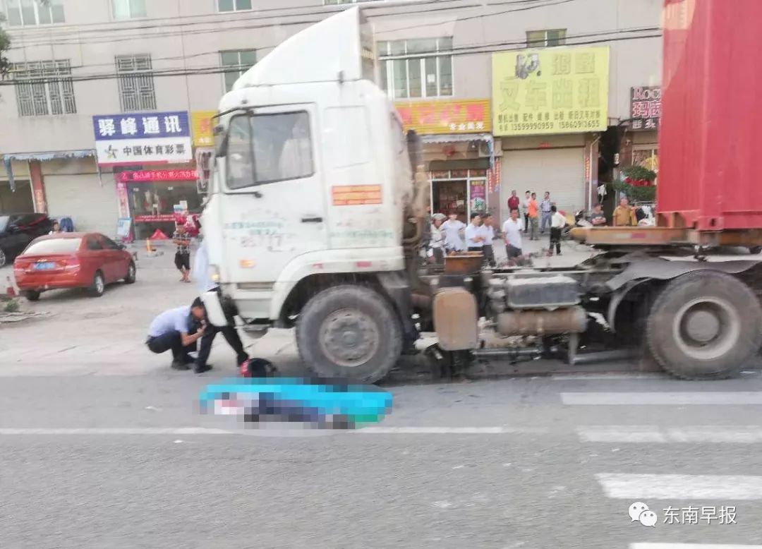 刚刚!泉港突发惨烈车祸,一男一女不幸当场身亡