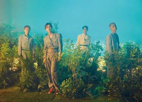 娱乐 正文  shinee 的第六张正规专辑〈the story of light〉将於 28