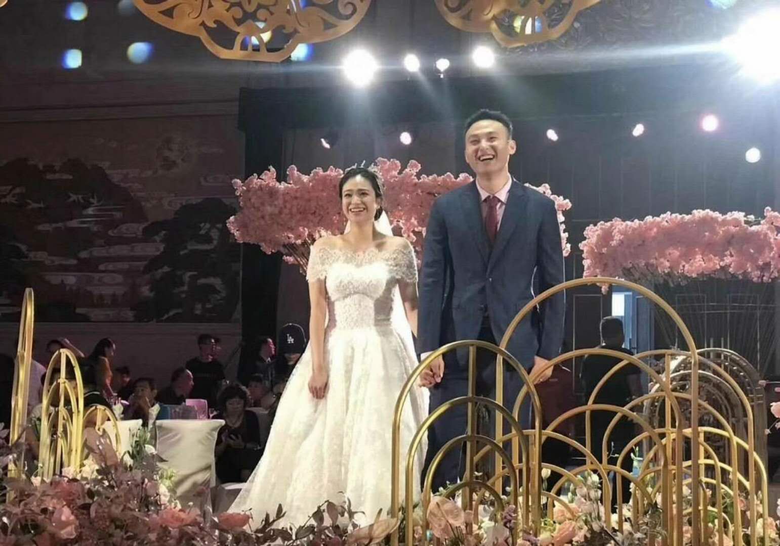 篮球婚纱照_篮球婚纱照图片大全(2)