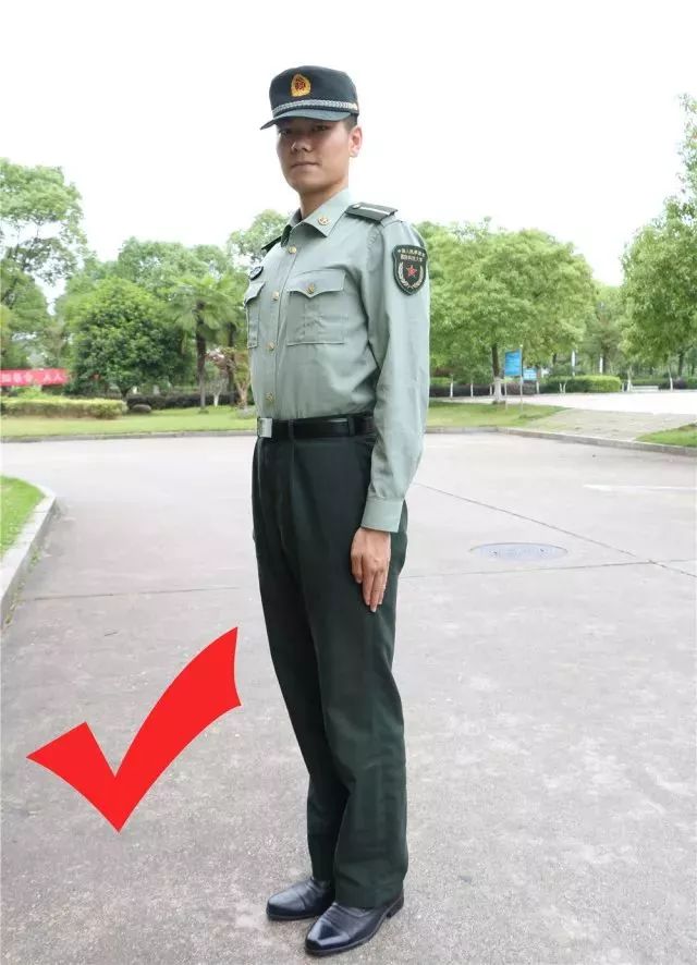 作训服卷袖夏常服短袖军装是军人的标志一定要规范穿着时刻注意自己的