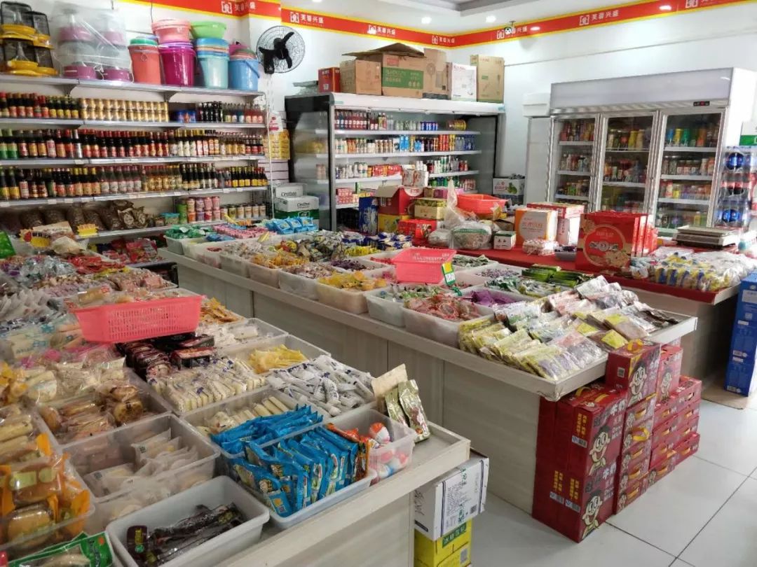 临湘荷花路口有一营业中的超市转让,面积130平米,价格
