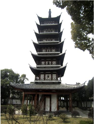 万寿塔,俗称"南门塔",原有木桥相通.
