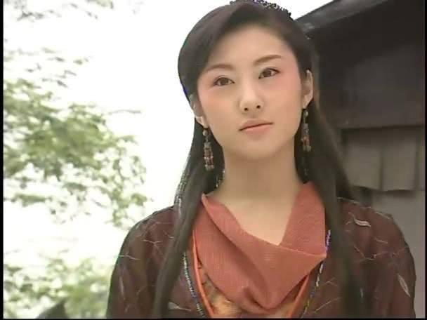 就在王惠事业当红的时候,也正值青春美貌之时,26岁的她嫁给了30岁帅气