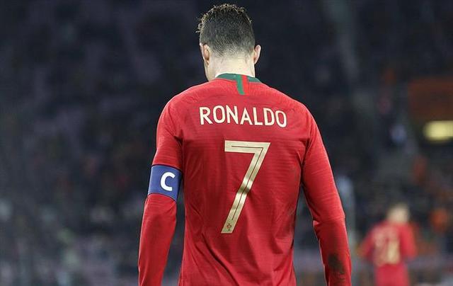 葡萄牙队公布世界杯球衣号码:c罗7号佩佩3号,一方铁卫