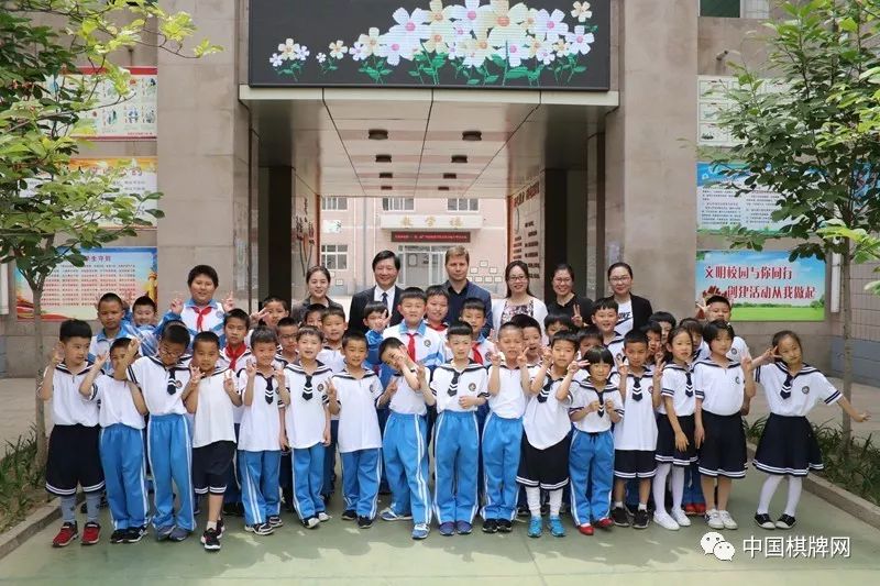 闽到河北省秦皇岛市先盛里小学交流,徐俊和莫特列夫到西港路小学交流