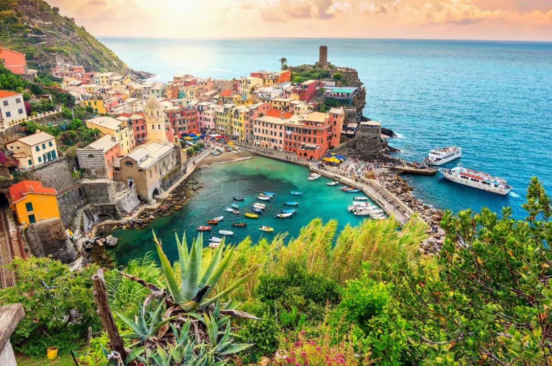 意大利五渔村:被上帝打翻在地中海悬崖边的调色盘