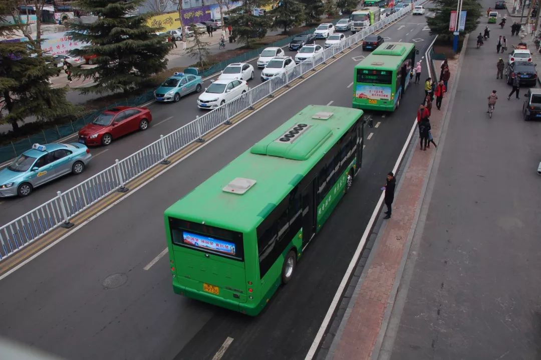 即日起,邢台市52条公交线路免费开空调了!