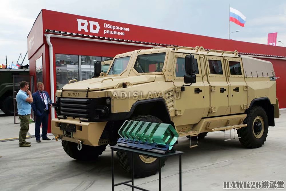 俄罗斯联邦执法机关"先进技术日"展览会上,"布兰(buran)"多用途装甲车