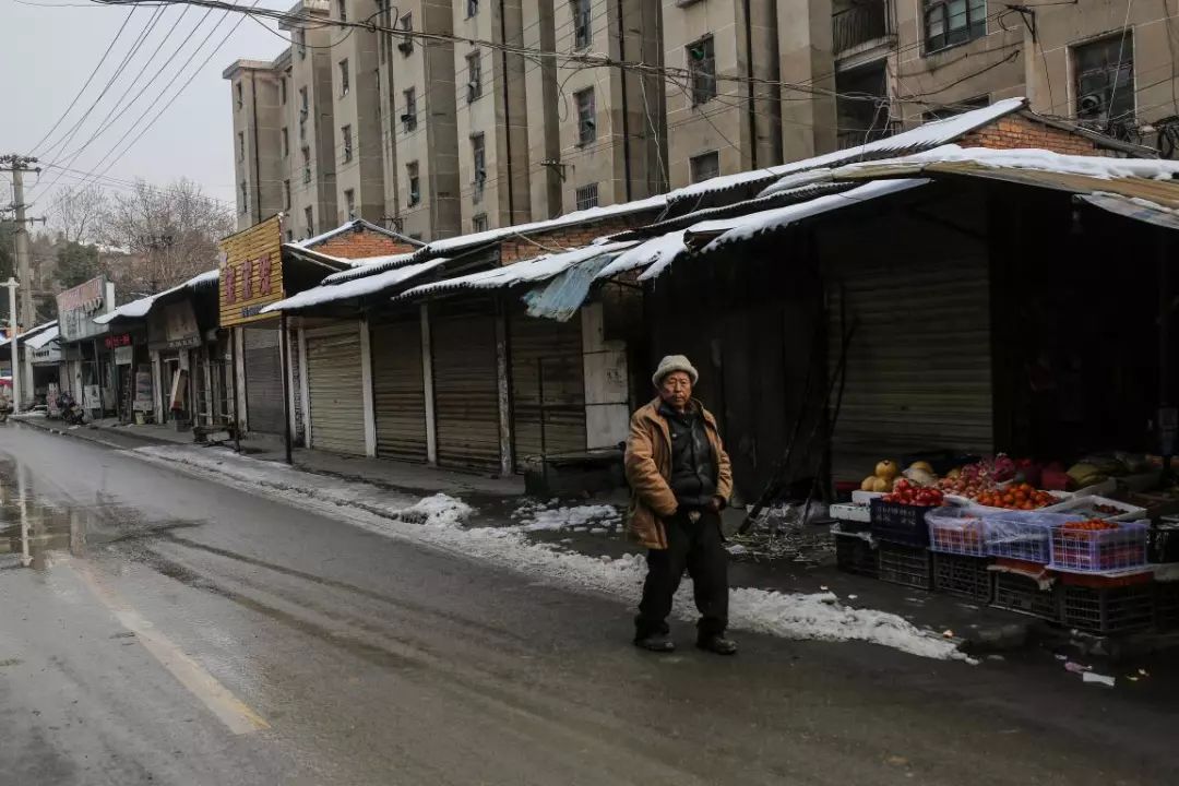 2018年1月,铜山口地区冷清的街道,大量店铺已经关闭.