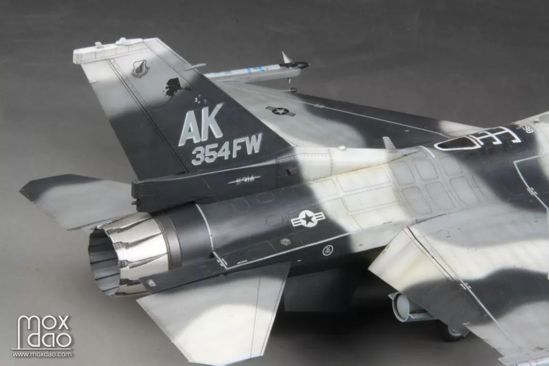 田宫1/48 f-16c 假想敌涂装 | 模型作品