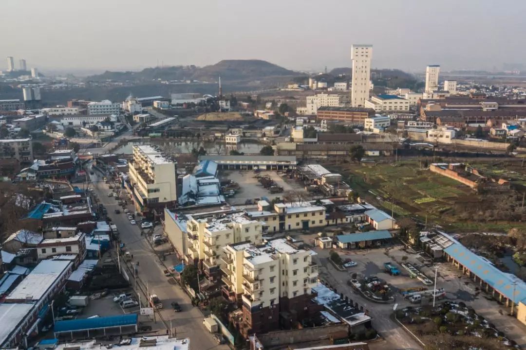 大冶乡镇人口_大冶龙凤山景区图片(2)