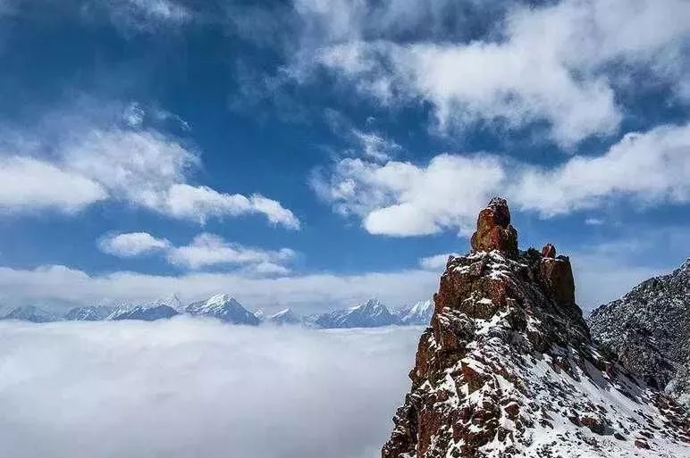 走过川西18个绝美山头,只为敬仰神山!看尽星空,云海,日出.