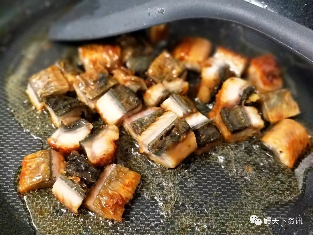 蒲烧鳗鱼的做法,来一份滑嫩喷香的耗油鳗鱼香菇丁,鲜上加鲜!