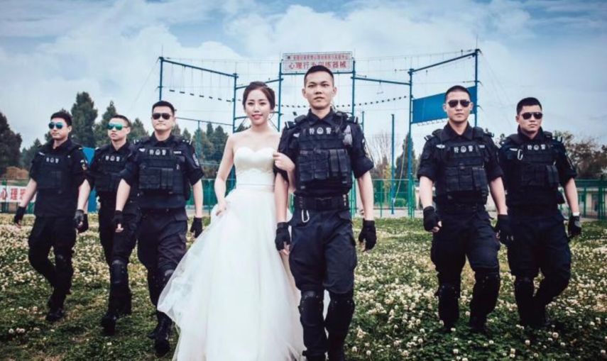 双警婚纱照_警嫂婚纱照