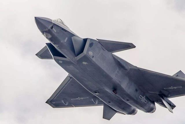 歼-20隐身性能会比苏-57和f-35战斗机差吗?超级材料已