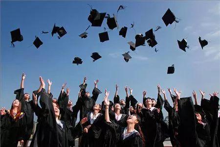 大学毕业季,考公务员能成为大学生的第几选择
