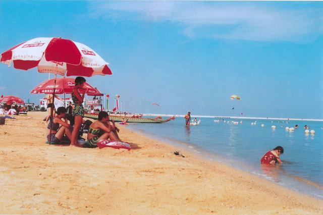 旅游 正文  天津海滨旅游度假区素有"海滨温泉"美称,又叫做海滨浴场