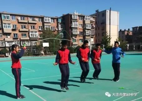 大连市第五十二中学系列报道之二:以心育心,在孩子