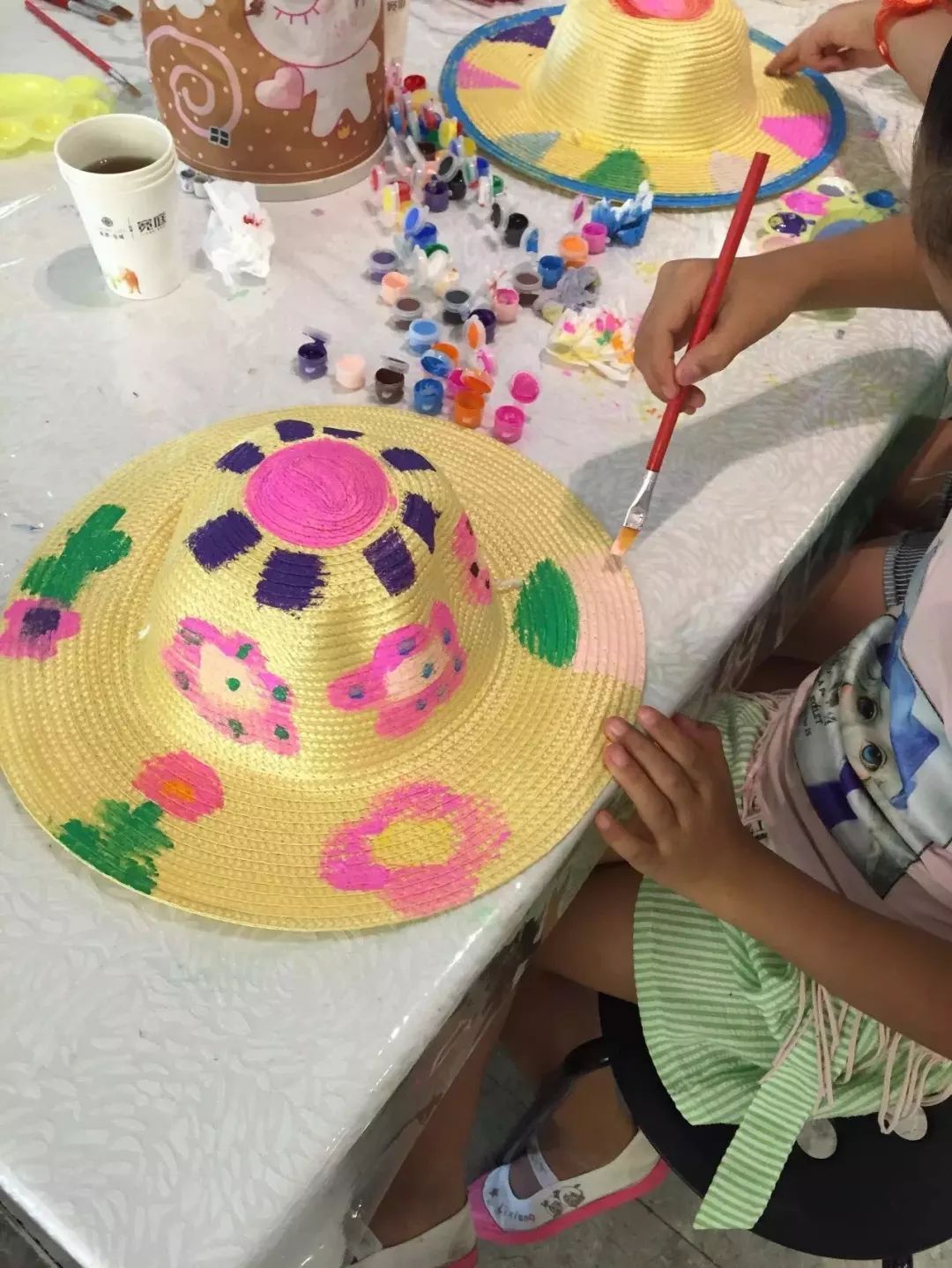 草帽DIY，看孩子如何将小草帽变成艺术品！|安徽金牌盛典国际会展集团
