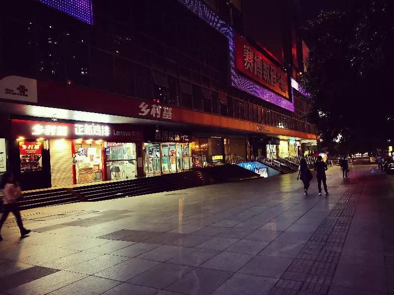 涯友实拍重庆石桥铺夜市,从前繁华难再现!