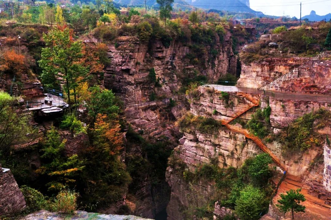 锡崖沟名不经传,但这小山村边的峡谷却能满足你.