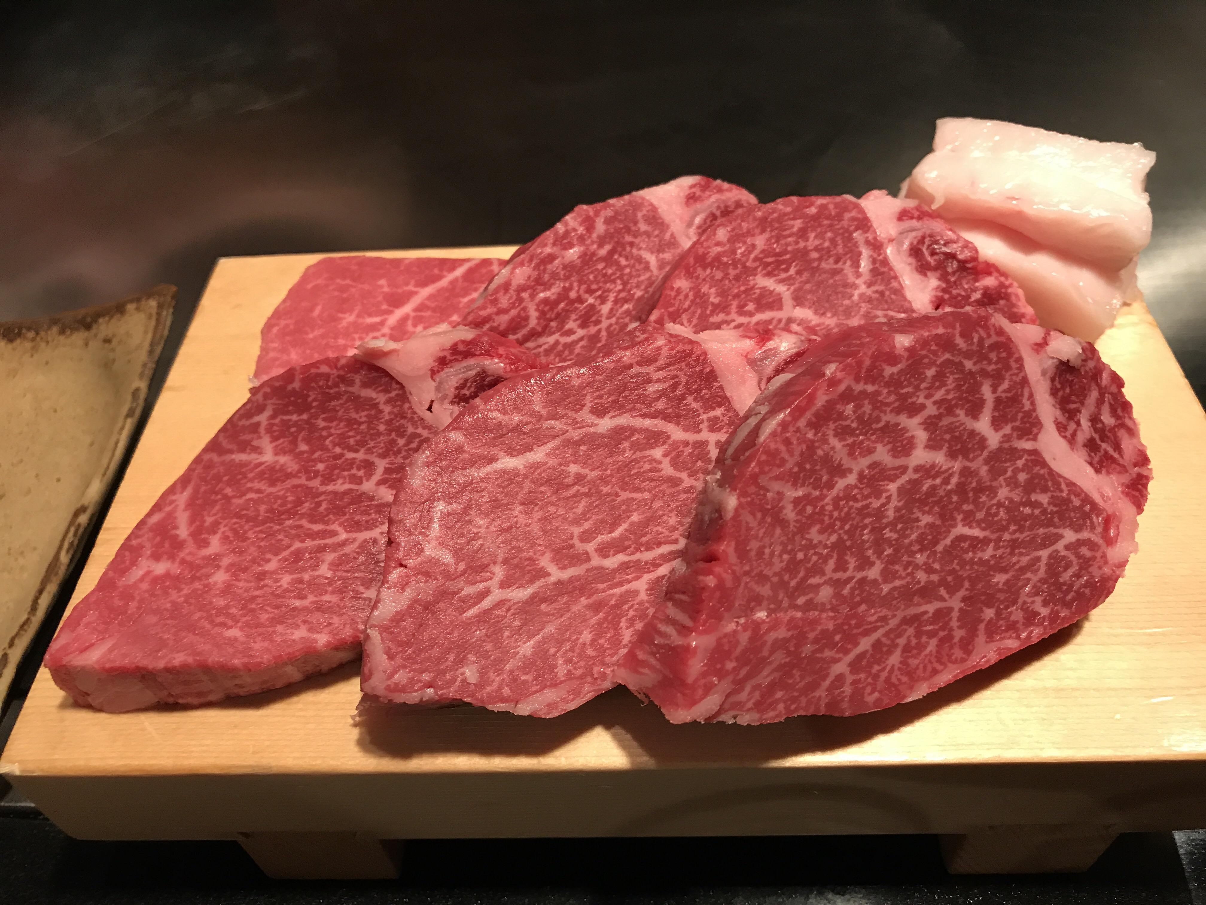 日本神户牛肉拍出史上最贵价格奥运储备肉与出口消费增加推高价格_搜狐旅游_搜狐网