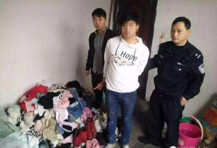 我专偷女孩内衣_专偷女士内衣打胶图片(2)