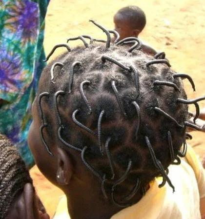 实拍非洲人头上的艺术,爱在发型上做文章的非洲人_小孩