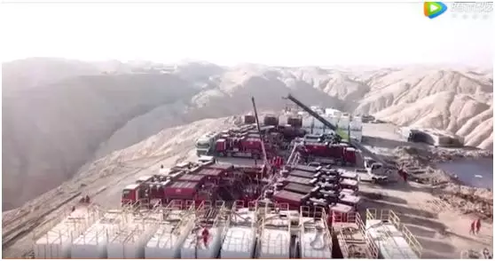 半岛体育app揭秘一线石油工人真实工作环境看了令数亿中国人辛酸(图1)