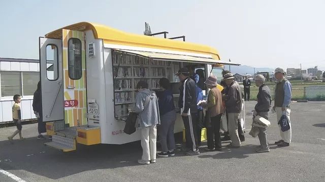 日本移动图书馆,简单的举动,却改变了许多人的生活