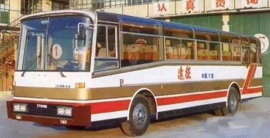 1981年,由扬州汽车修造厂(亚星客车前身)试制的jtkd-1型客车底盘及jt