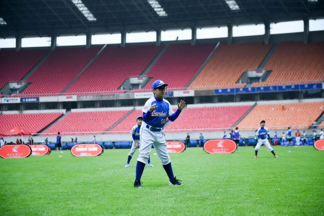 2018首届黄龙魔方校际棒球交流赛圆满落幕！