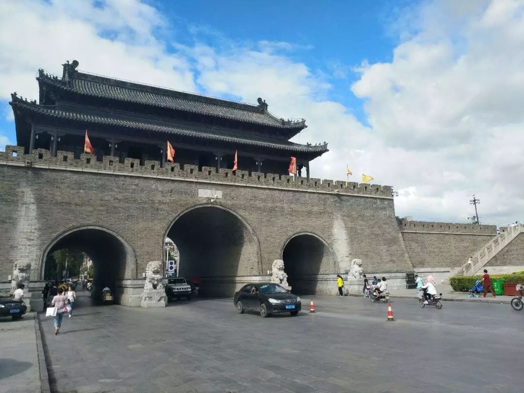 肉末茄子 米饭 费用包含  1,交 通:往返旅游空调车  2,门 票:所列景点