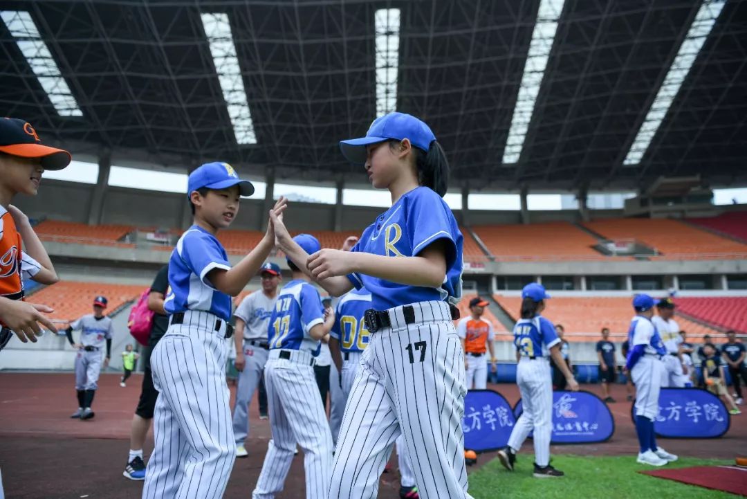 2018首届黄龙魔方校际棒球交流赛圆满落幕！