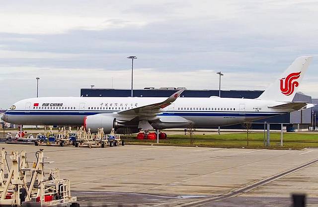 国航首架空客a350xwb宽体飞机在图卢兹完成首飞
