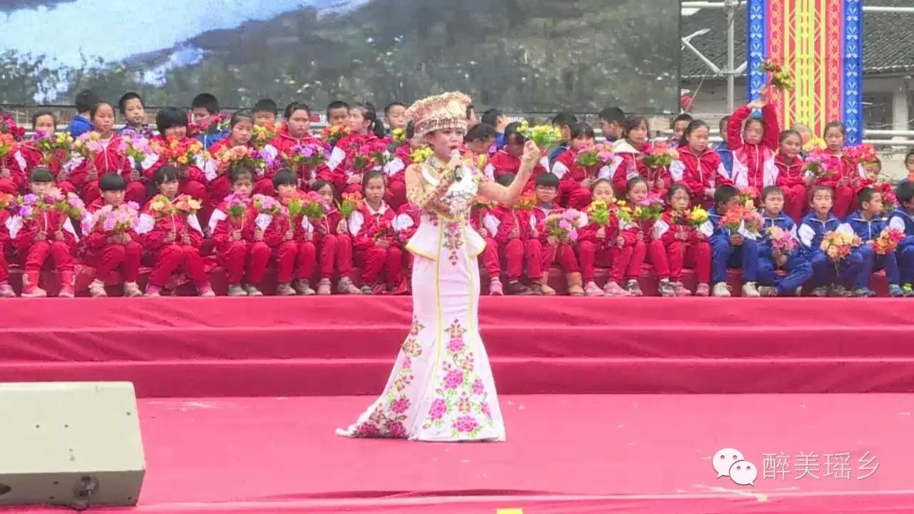 厉害了!洞口县的百灵鸟阳韶芝亮相央视《天天把歌唱》