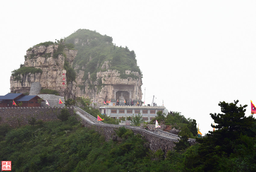 寻龙脉长城 不能不登南太行的轿顶山