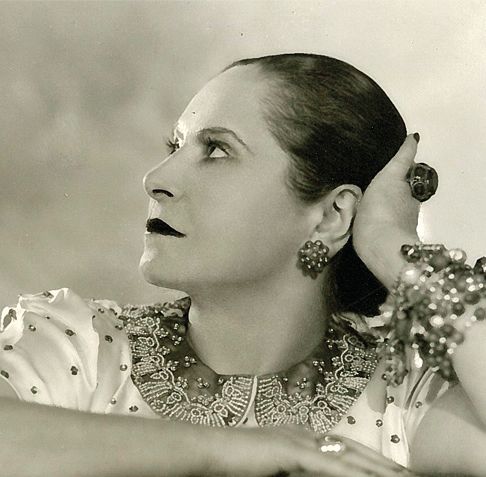 赫莲娜夫人(helena rubinstein)说起