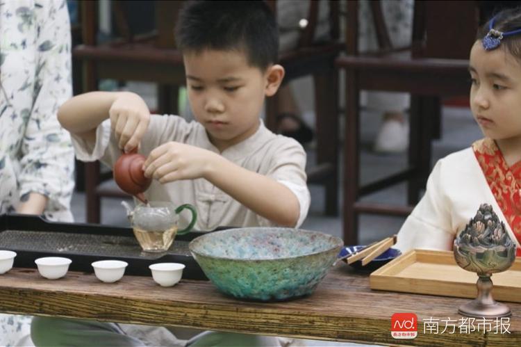 非凡体育你的房子算啥？东莞茶博会上一件莞藏老茶可换别墅不信去看看!(图3)