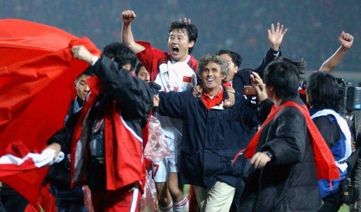 球迷们还记得2002年中国足球之夜吗?