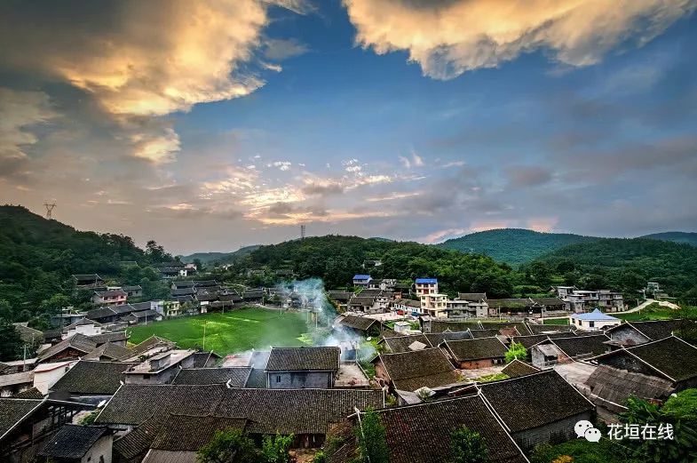 花垣县双龙镇芷耳村全景图