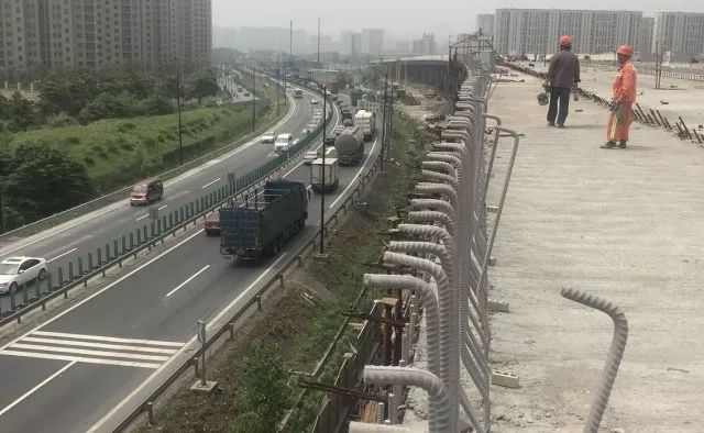 备塘路改建工程主线高架合拢1小编要告诉大家两个好消息.