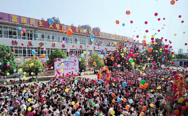 驻马店各民族人口_驻马店火车站(3)