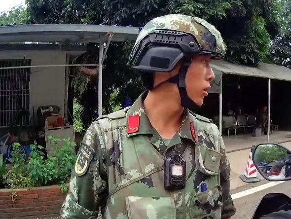 中国陆军换装新式头盔
